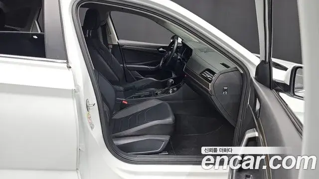 Volkswagen Jetta 2021 — Şəkil 9/32