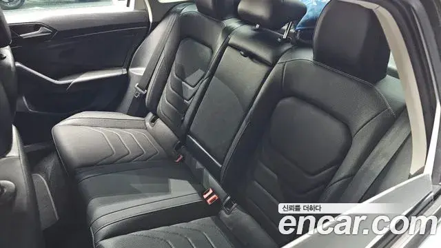 Volkswagen Jetta 2021 — Şəkil 14/32