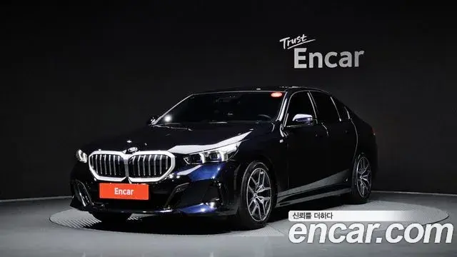 BMW 5 Series 2023 — Şəkil 1/20