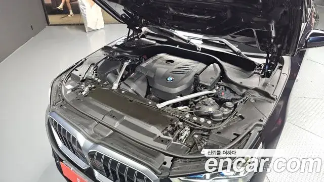 BMW 5 Series 2023 — Şəkil 6/20