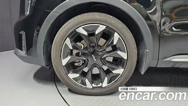 Kia Sorento 2023 — Photo 5/20