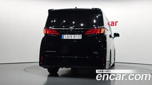 Toyota Alphard 2025 — Photo 4/20