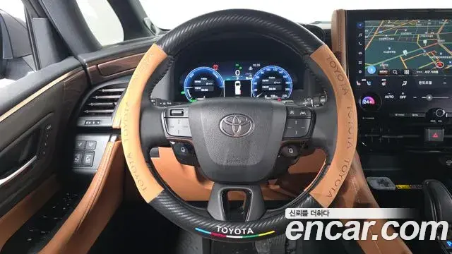 Toyota Alphard 2025 — Photo 13/20