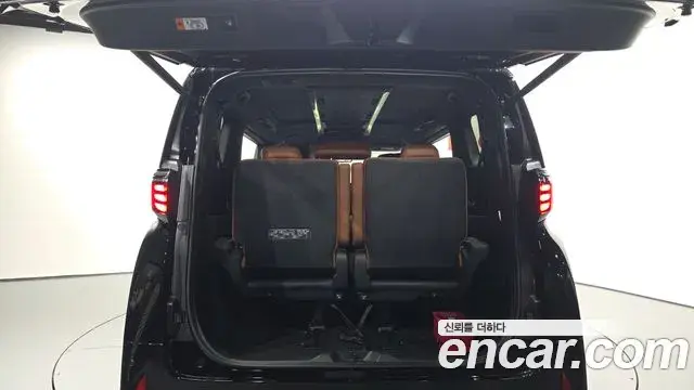 Toyota Alphard 2025 — Photo 20/20
