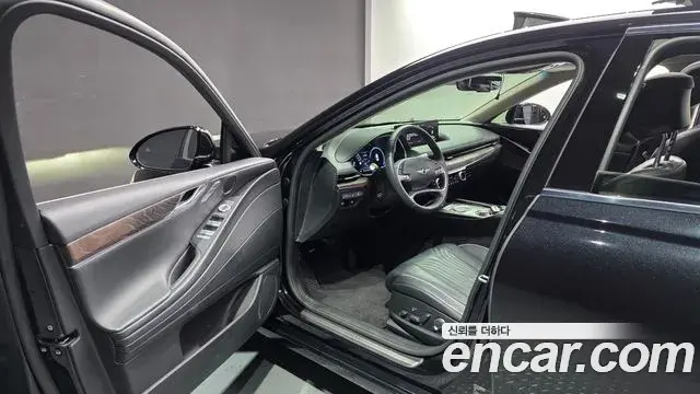 Genesis Electrified G80 2022 — Photo 10/20