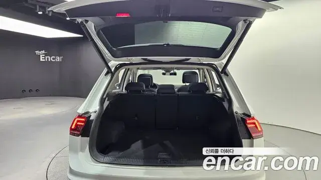 Volkswagen Tiguan 2020 — Photo 26/30