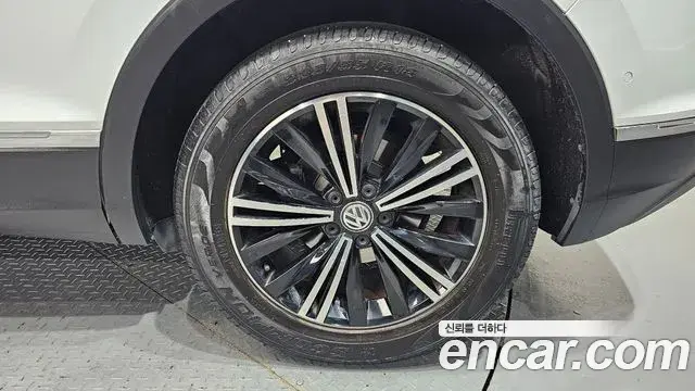 Volkswagen Tiguan 2020 — Photo 10/30