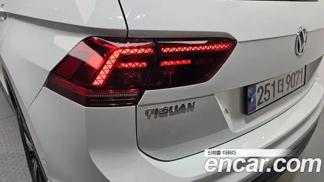 Volkswagen Tiguan 2020 — Photo 21/30