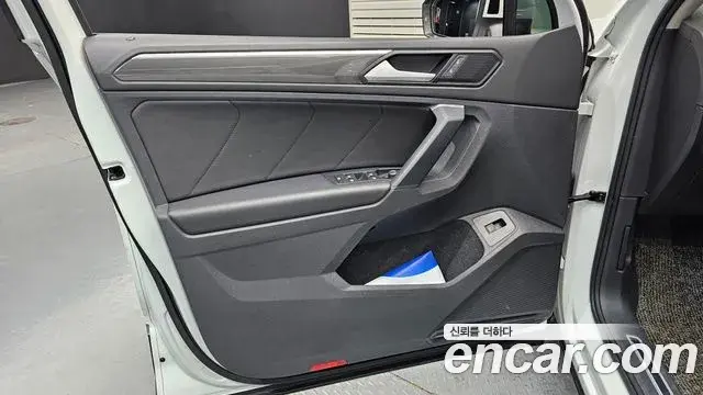 Volkswagen Tiguan 2020 — Photo 15/30