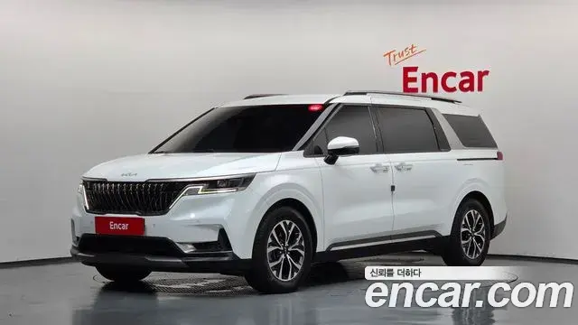 Kia Carnival 2023 — ფოტო 5/34