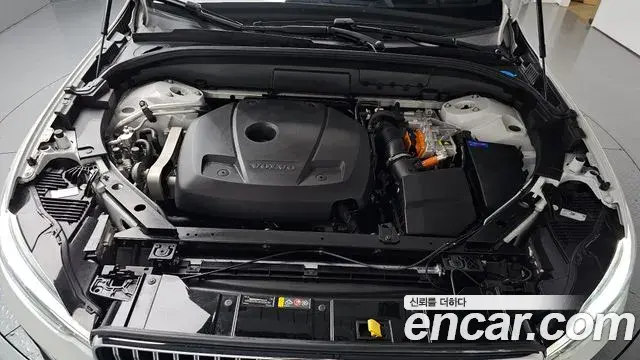 Volvo XC60 2024 — Photo 6/20