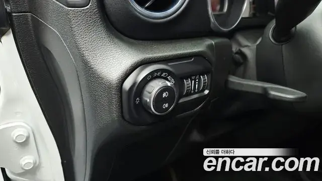Jeep Wrangler 2018 — Фото 18/20