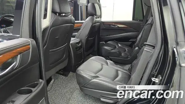 Cadillac Escalade 2018 — Photo 12/20