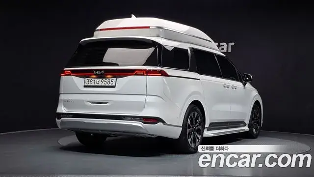 Kia Carnival 2023 — Photo 2/20