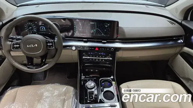 Kia Carnival 2023 — Photo 7/20