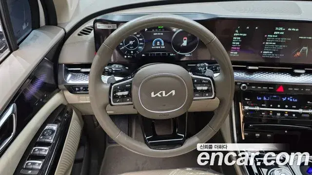 Kia Carnival 2023 — Photo 13/20