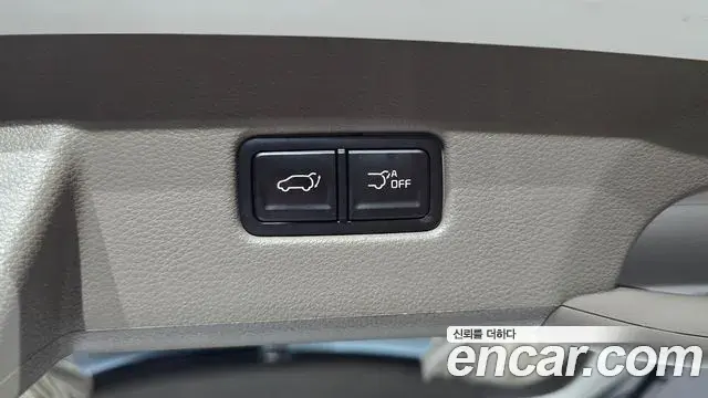 Kia Carnival 2023 — Photo 17/20