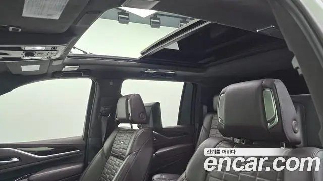 Cadillac Escalade 2021 — Photo 17/20