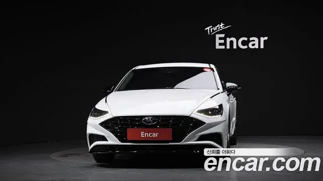 Hyundai Sonata Hybrid 2021 — Photo 17/30