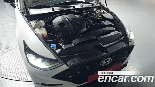 Hyundai Sonata Hybrid 2021 — Photo 2/30