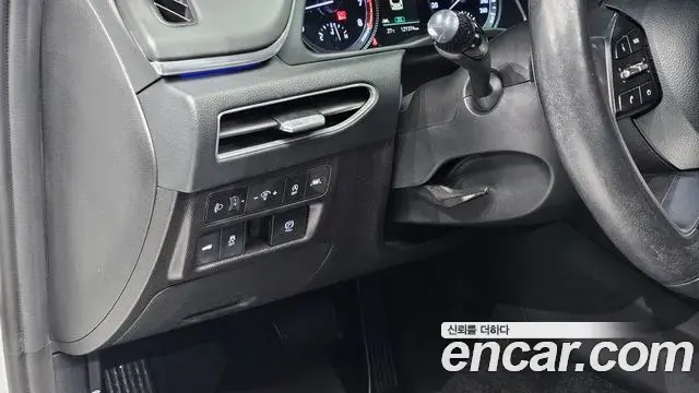 Hyundai Sonata Hybrid 2021 — Photo 9/30