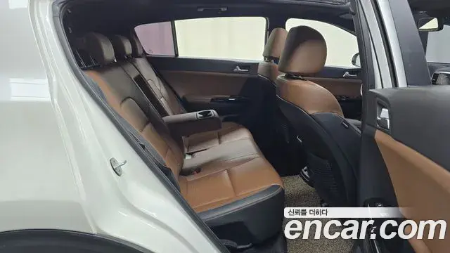 Kia Sportage The Bold 2019 — ფოტო 12/35
