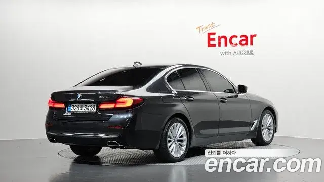 BMW 5 Series 2020 — ფოტო 4/31