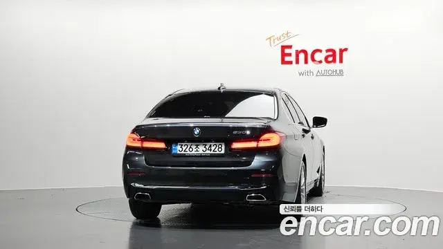 BMW 5 Series 2020 — ფოტო 1/31