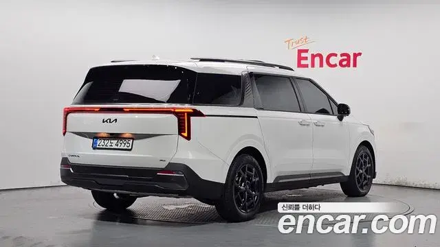 Kia Carnival 2025 — Photo 2/20