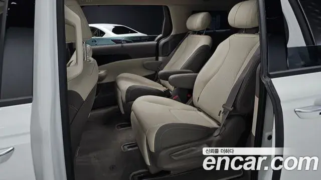 Kia Carnival 2025 — Photo 13/20
