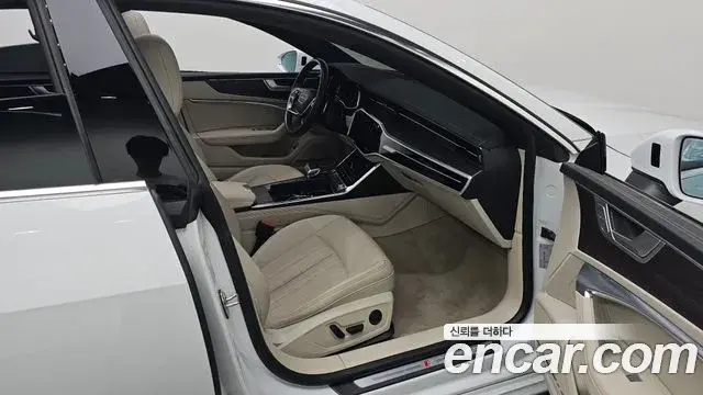 Audi A7 2022 — Фото 12/20