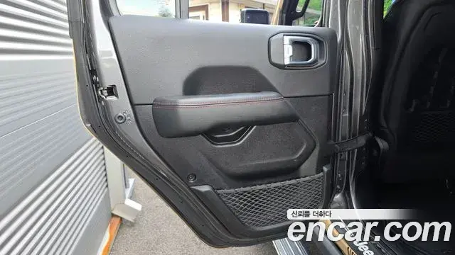 Jeep Gladiator 2021 — Photo 32/32