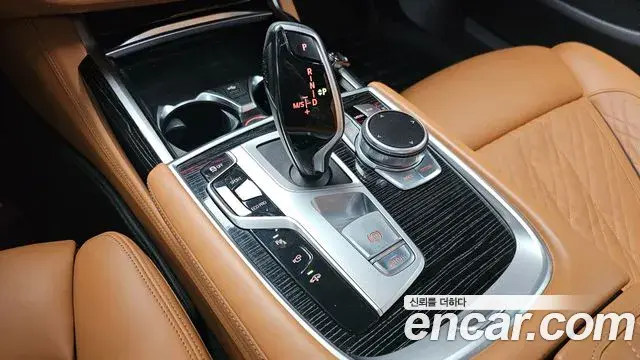 BMW 7 Series 2019 — Фото 9/20