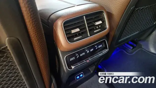 Mercedes-Benz GLE-Class 2025 — Photo 11/20