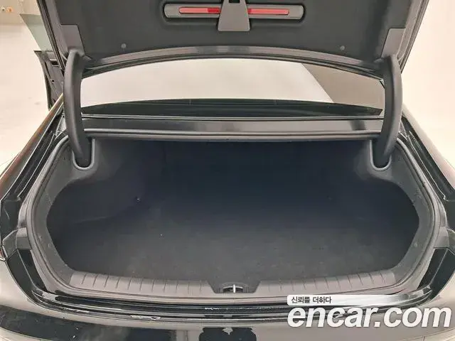 Hyundai Grandeur 2023 — Photo 18/20