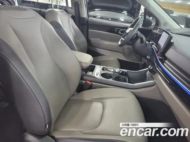 Kia Carnival 2025 — Photo 15/20