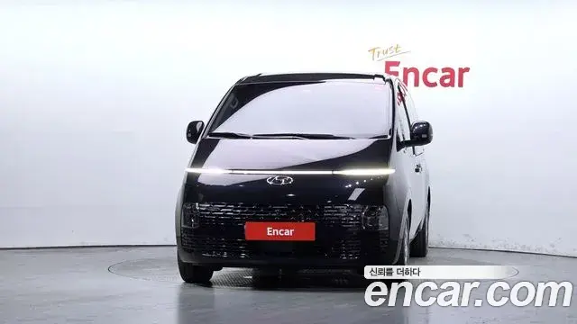 Hyundai Staria 2023 — Şəkil 3/20