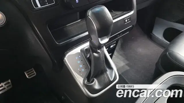 Hyundai Staria 2023 — Şəkil 9/20