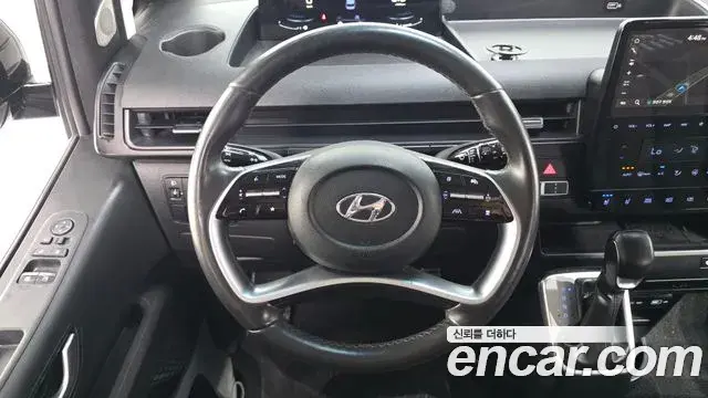 Hyundai Staria 2023 — Şəkil 13/20