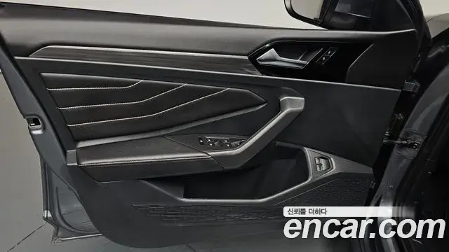 Volkswagen Jetta 2023 — ფოტო 11/35