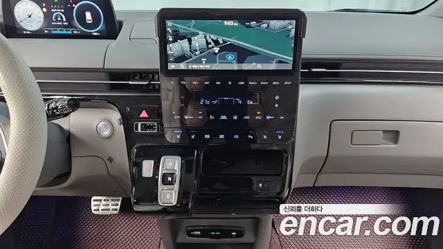 Hyundai Staria 2024 — Photo 12/20