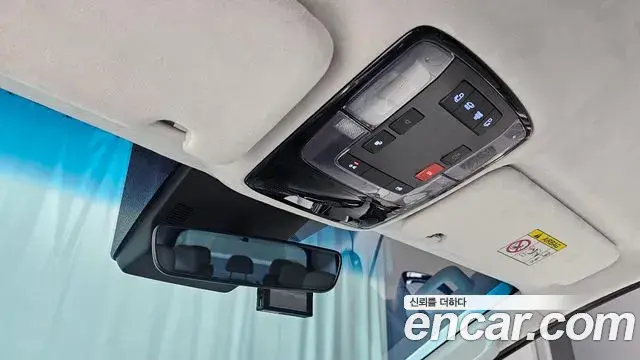 Hyundai Staria 2024 — Photo 18/20