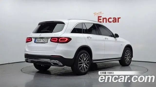 Mercedes-Benz GLC-Class 2020 — Photo 2/20