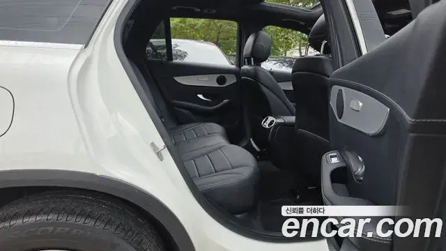 Mercedes-Benz GLC-Class 2020 — Photo 11/20