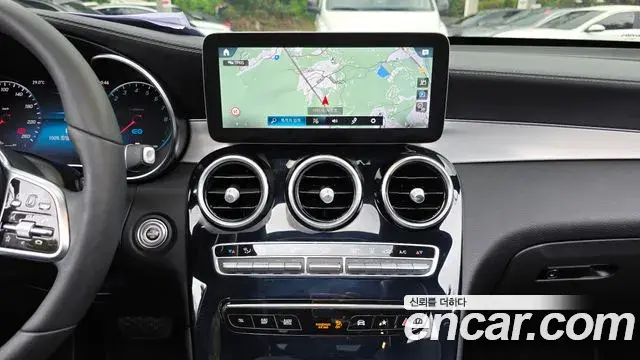 Mercedes-Benz GLC-Class 2020 — Photo 13/20