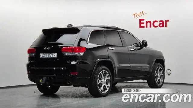 Jeep Grand Cherokee 2019 — ფოტო 4/20