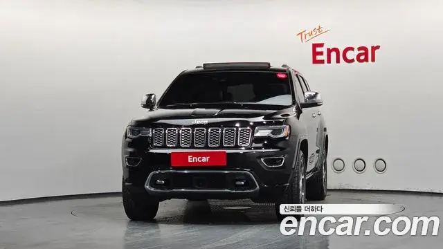 Jeep Grand Cherokee 2019 — ფოტო 7/20