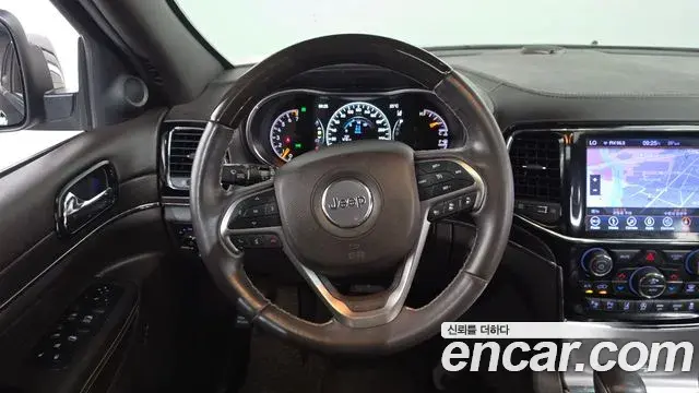Jeep Grand Cherokee 2019 — ფოტო 12/20