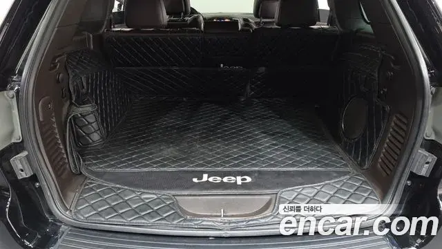 Jeep Grand Cherokee 2019 — ფოტო 10/20