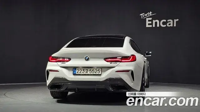 BMW 8 Series 2021 — Фото 4/20